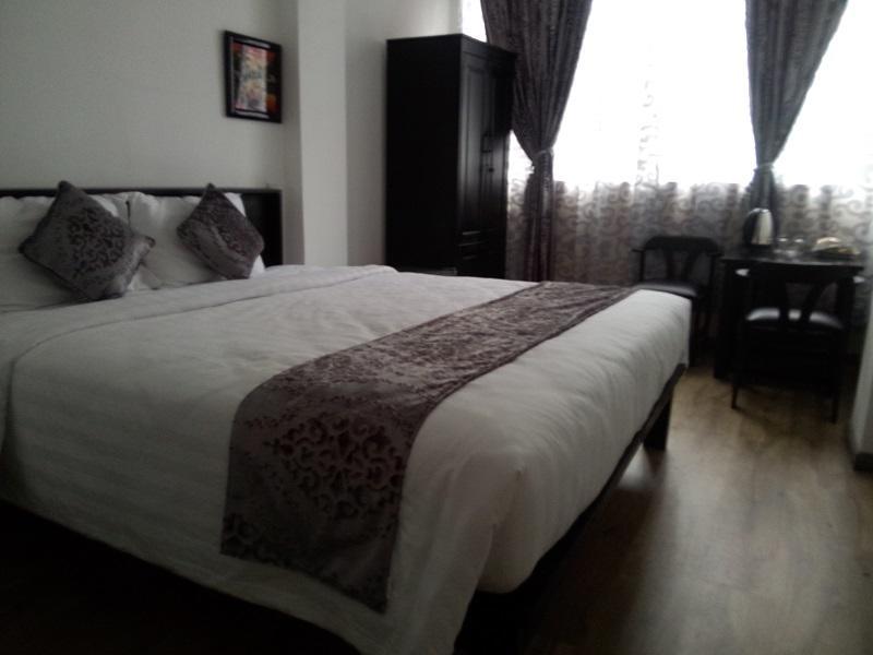 Evelyn Hotel Дананг Экстерьер фото
